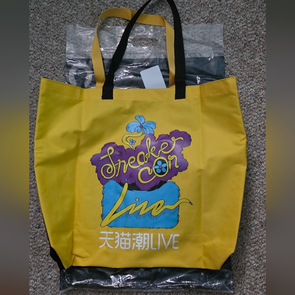 Rare Sneakercon Shanghai Sean Wotherspoon tote bag.